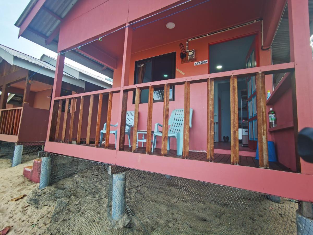 佩尔玛塔海滩小木屋 Kampong Juara 外观 照片